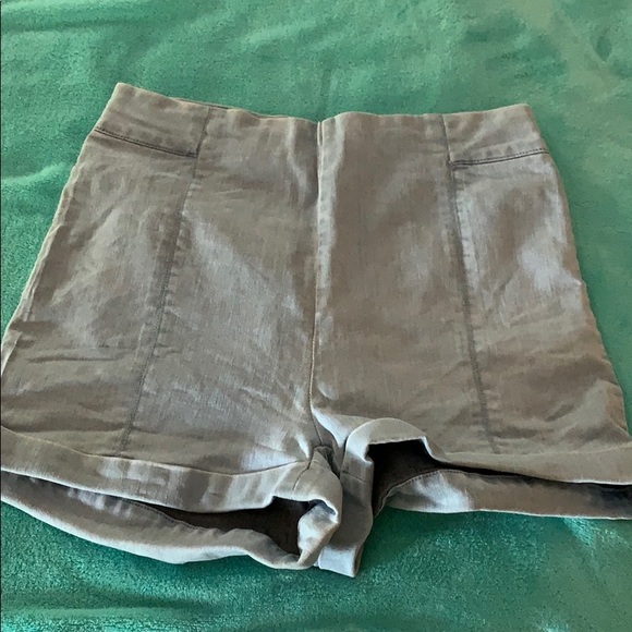 Urban Outfitters Cooperative High-Rise Pinup shorts size 6 - Picture 4 of 9